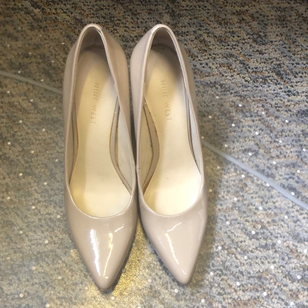 Nine West size 8 heels cream color